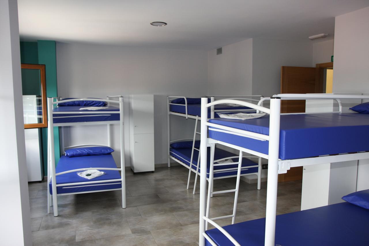 Albergue Outeiro Hostel Palas de Rei Bagian luar foto